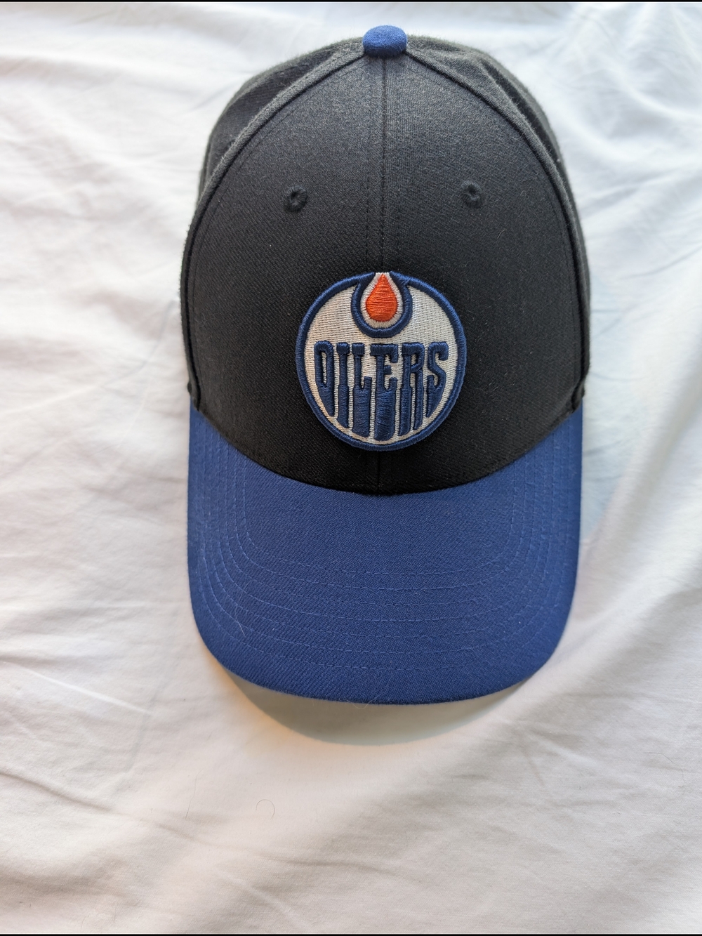 NHL Edmonton Oilers Black and Blue Baseball Cap